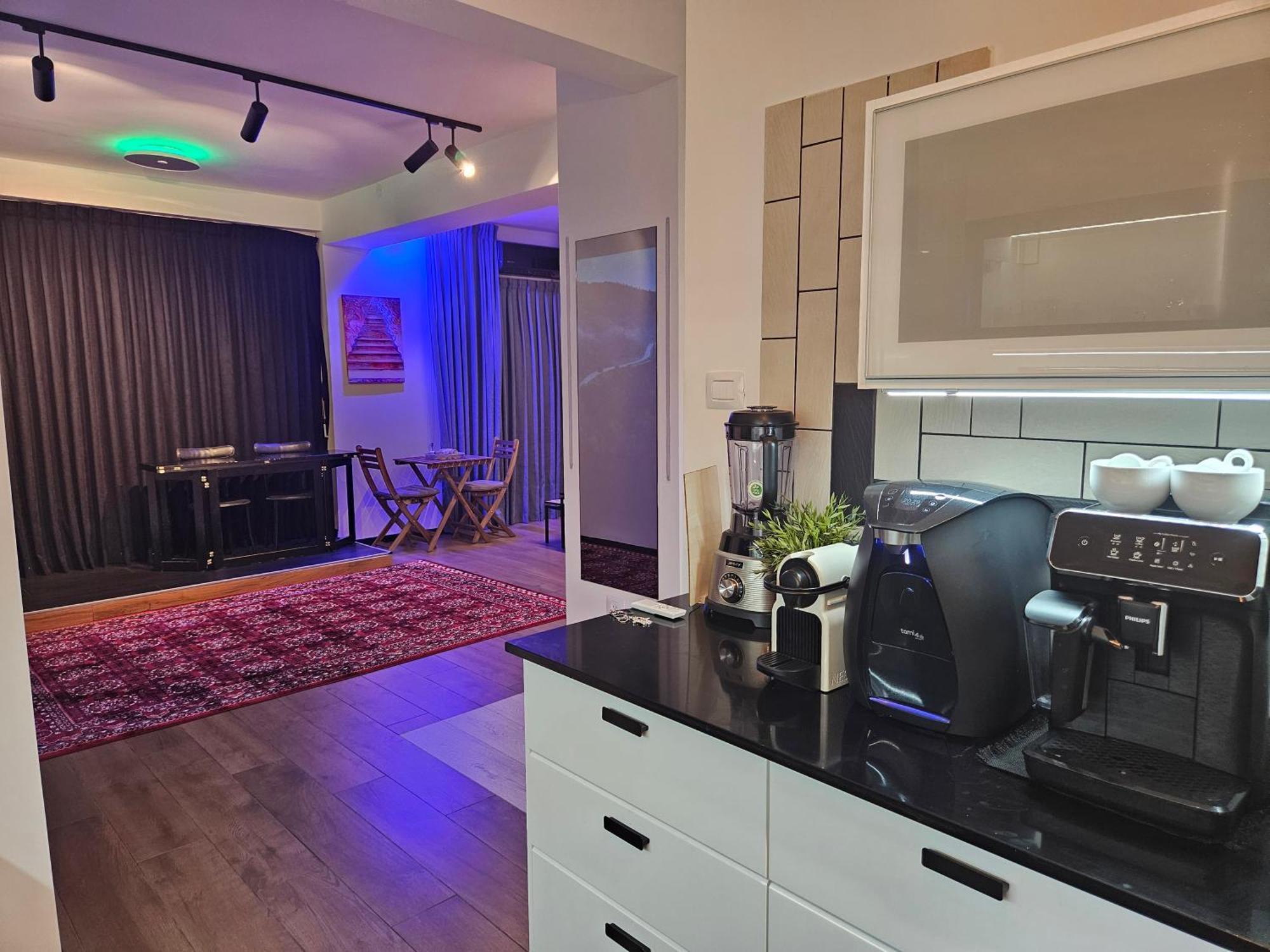 Shlomi's Work Of Art - Cinema, Hamam & Garden Patio In Appartement