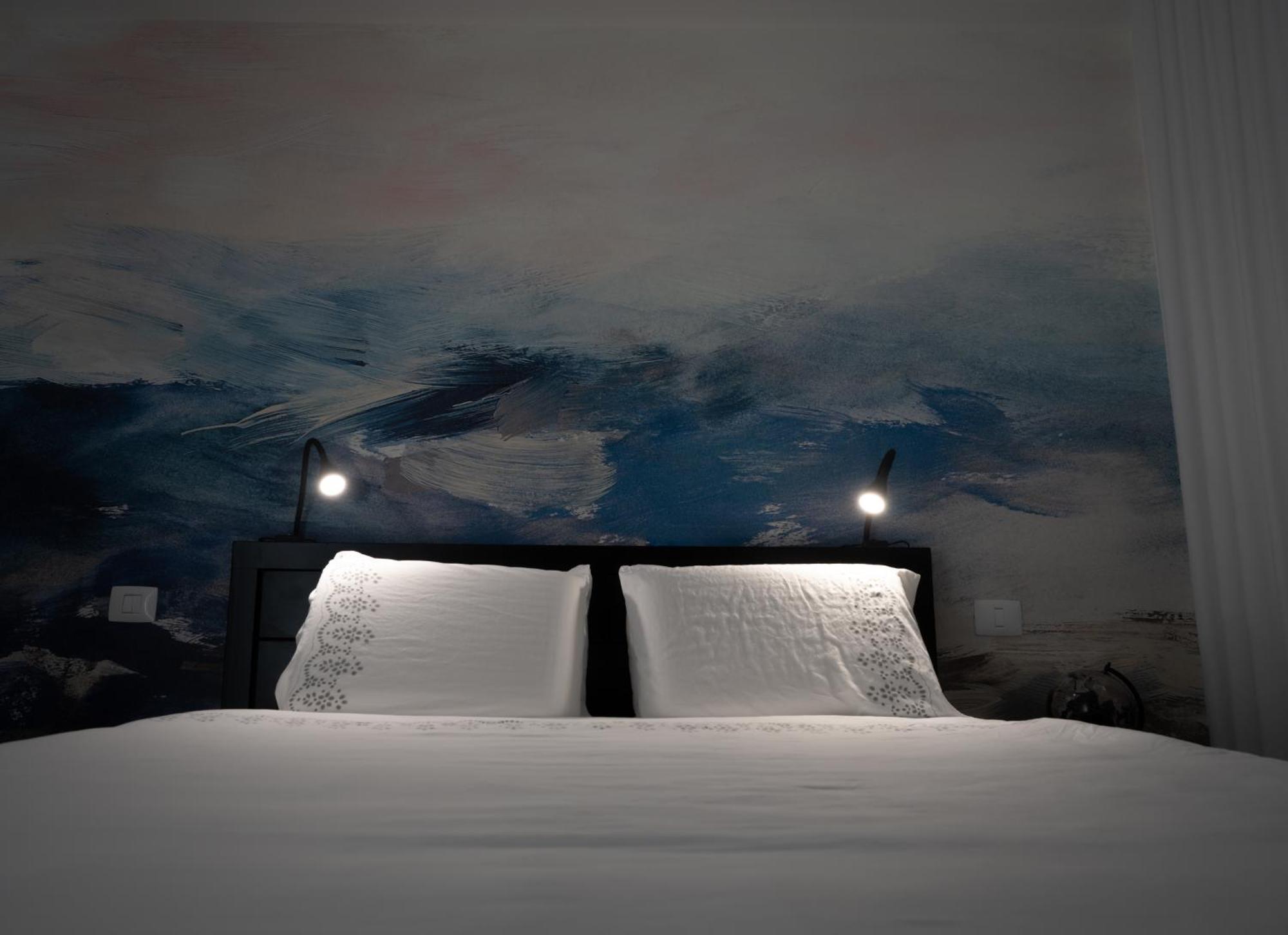 Shlomi's Work Of Art - Cinema, Hamam & Garden Patio In * Tel-Aviv